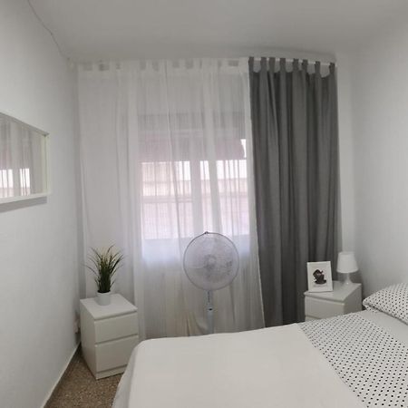 Apartment For 6 People. Valencia Kültér fotó