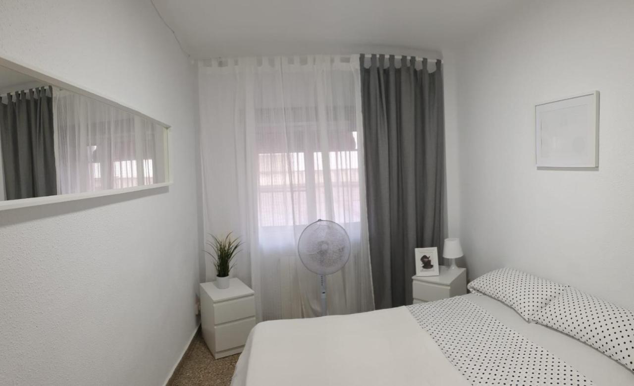 Apartment For 6 People. Valencia Kültér fotó