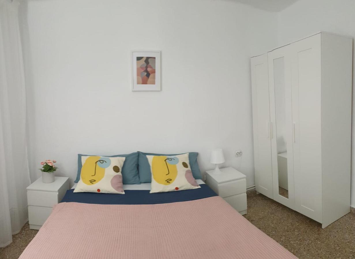 Apartment For 6 People. Valencia Kültér fotó